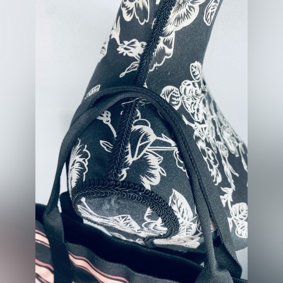VS pink metallic & black large striped full zip canvas travel tote size XL - Picture 8 of 9